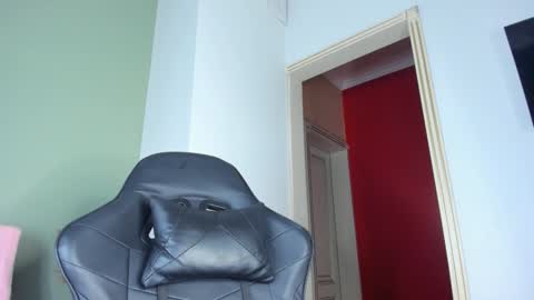 Asami online show from 12-21-25, 12:56