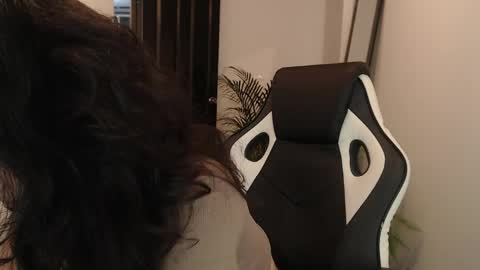 Snapshot of asaray_t chatting on 03-28-26, 01:38 Saray online show from 03-28-26, 01:38