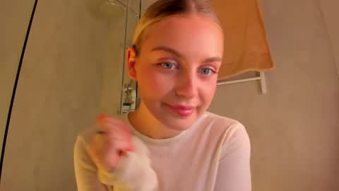 Snapshot of ashbunny_ chatting on 06-16-26, 07:16 your pretty Ashley online show from 06-16-26, 07:16