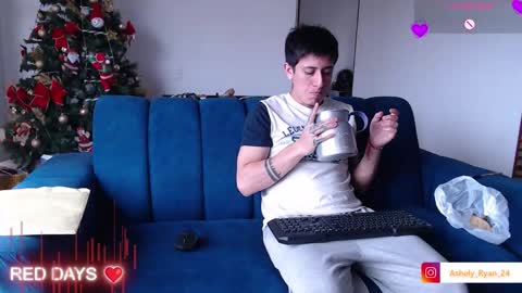 Snapshot of ashely_ryan24 chatting on 11-24-25, 06:07 Ashley And Ryan online show from 11-24-25, 06:07