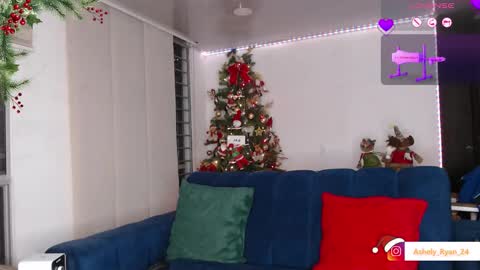 Snapshot of ashely_ryan24 chatting on 12-14-25, 01:22 Ashley And Ryan online show from 12-14-25, 01:22