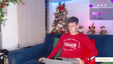 Snapshot of ashely_ryan24 chatting on 12-16-25, 11:32 Ashley And Ryan online show from 12-16-25, 11:32