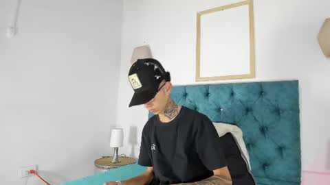 Snapshot of asher_lux chatting on 07-18-26, 07:39 Asher online show from 07-18-26, 07:39