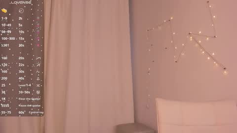 Snapshot of ashhasmy chatting on 11-16-25, 12:22 Ash online show from 11-16-25, 12:22