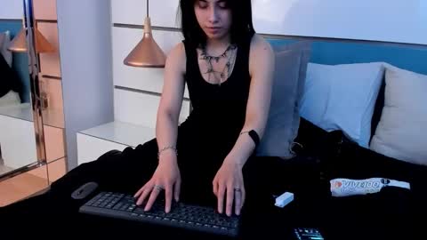 Ashkoreh online show from 12-04-25, 09:45