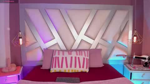 Snapshot of ashleey_bell_ chatting on 04-25-26, 12:41 Ashley online show from 04-25-26, 12:41