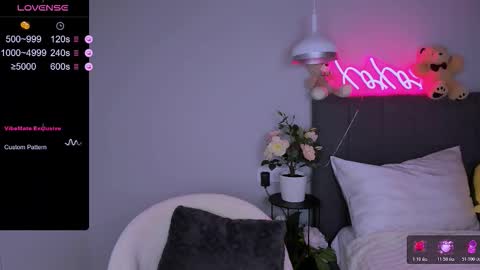 Snapshot of ashley__jess chatting on 11-16-25, 04:01 Ashley online show from 11-16-25, 04:01