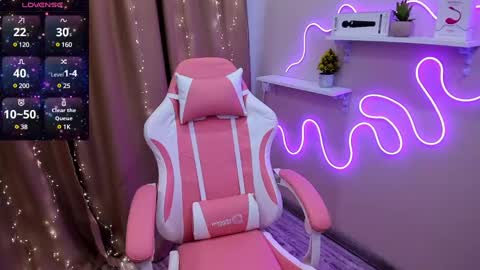 Ashley online show from 02-20-25, 05:33