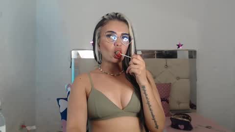 ashley__tylor online show from 01-31-25, 03:30