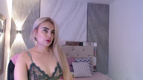 ashley__tylor online show from 04-05-26, 01:36