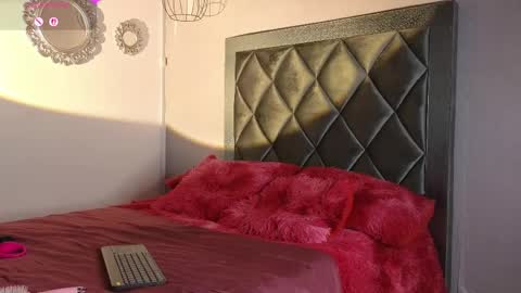 Ashley online show from 04-10-26, 08:57