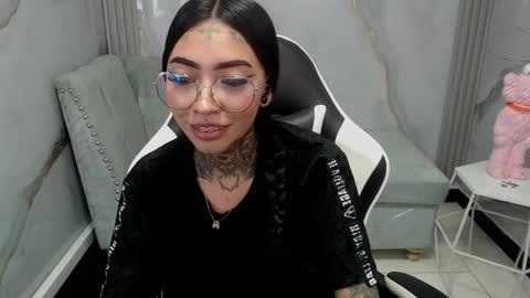 ashley_blum_v online show from 11-28-25, 10:01