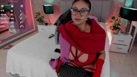 Ashleyy online show from 02-19-25, 12:00