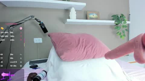 Ashley online show from 11-02-25, 01:35