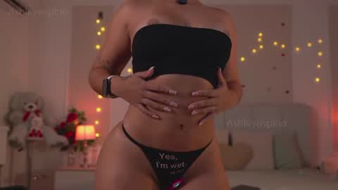Snapshot of ashley_ospino chatting on 06-11-26, 12:54 Ashley online show from 06-11-26, 12:54