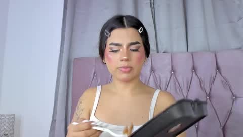 Snapshot of ashley_piinkk chatting on 02-21-25, 06:51 Ashley online show from 02-21-25, 06:51