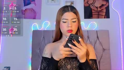 Snapshot of ashley_piinkk chatting on 10-12-25, 06:23 Ashley online show from 10-12-25, 06:23