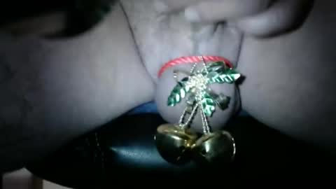 Snapshot of ashleyaki2000 chatting on 12-15-24, 06:04 Ashley Ann online show from 12-15-24, 06:04