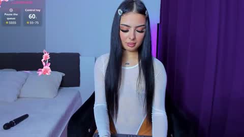 Snapshot of ashleyetthen chatting on 10-07-25, 06:49 AshleyEtthen online show from 10-07-25, 06:49