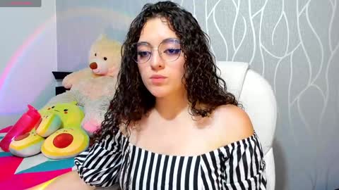Snapshot of ashleykiim_ chatting on 12-13-24, 10:34 .. Ashley .. online show from 12-13-24, 10:34