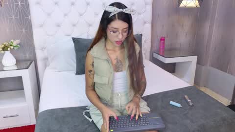 AshleyRoberh online show from 04-09-26, 08:03