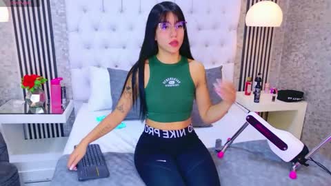 Snapshot of ashleyroberh chatting on 05-06-26, 02:08 AshleyRoberh online show from 05-06-26, 02:08