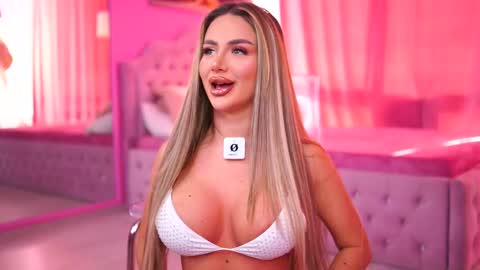 Snapshot of ashleysinnx chatting on 11-17-25, 11:16 Ashley online show from 11-17-25, 11:16