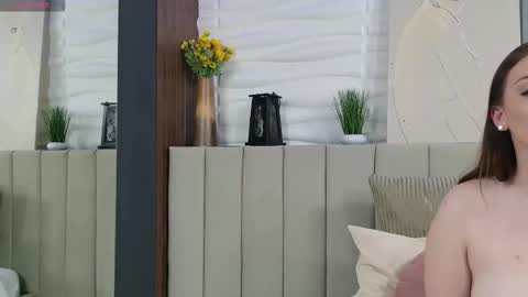 AshleyVance online show from 03-10-26, 09:20