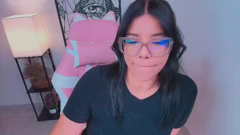 Snapshot of ashleyy18__ chatting on 06-22-26, 05:54 Ashleyy18 online show from 06-22-26, 05:54