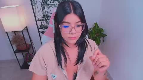Snapshot of ashleyy18__ chatting on 06-26-26, 06:12 Ashleyy18 online show from 06-26-26, 06:12