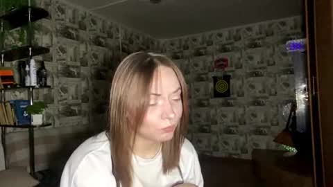 Lily online show from 03-25-26, 05:19