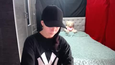 Snapshot of ashly_93 chatting on 10-21-25, 07:58 engel online show from 10-21-25, 07:58