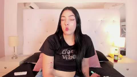 Snapshot of ashly_bloom chatting on 07-04-26, 07:31 Ashly online show from 07-04-26, 07:31