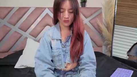 ashly_jones_ online show from 06-11-26, 03:59