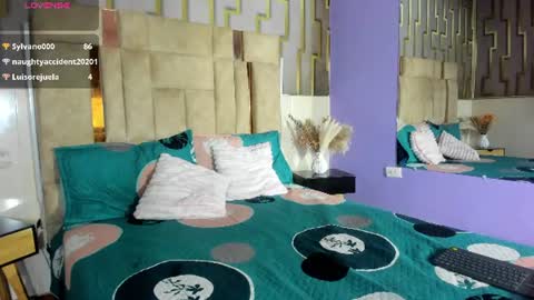 Snapshot of ashly_ruiz chatting on 07-07-26, 07:23 ASHLY online show from 07-07-26, 07:23