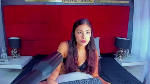 Snapshot of ashlye_collins chatting on 10-07-25, 12:24 ashlye_collins online show from 10-07-25, 12:24
