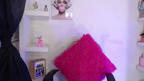 Snapshot of ashlyvesneva chatting on 01-25-25, 12:59 Ashly online show from 01-25-25, 12:59