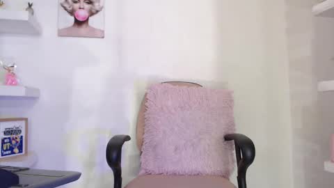 Snapshot of ashlyvesneva chatting on 02-16-25, 10:21 Ashly online show from 02-16-25, 10:21