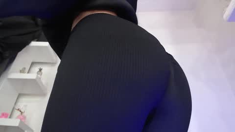 Snapshot of ashlyvesneva chatting on 09-26-25, 11:31 Ashly online show from 09-26-25, 11:31