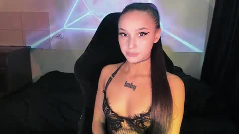 Mila online show from 06-04-26, 05:35