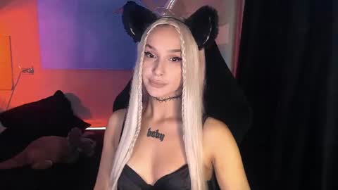 Snapshot of ashmila chatting on 06-18-26, 05:19 Mila online show from 06-18-26, 05:19