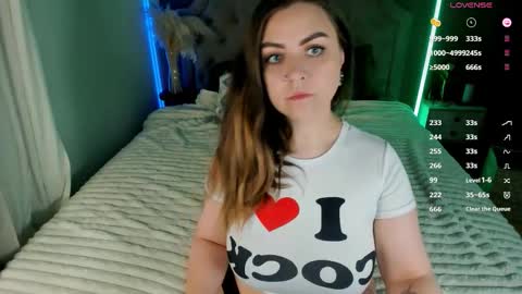 Snapshot of ashton_heidi chatting on 09-21-25, 11:06 Your girlfriend online show from 09-21-25, 11:06