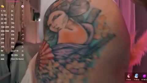 Snapshot of ashton_heidi chatting on 11-10-25, 10:09 Your girlfriend online show from 11-10-25, 10:09