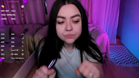 Snapshot of ashton_heidi chatting on 06-08-26, 01:28 Your girlfriend online show from 06-08-26, 01:28