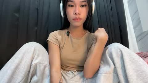 Snapshot of asian_aki chatting on 03-22-26, 03:59 Marj online show from 03-22-26, 03:59