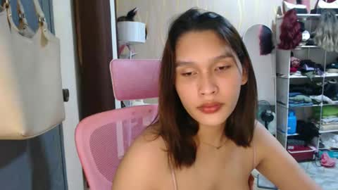 Snapshot of asian_glamm chatting on 10-16-25, 08:37 ANITA online show from 10-16-25, 08:37