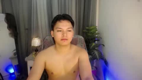 Snapshot of asian_handsomexx chatting on 10-27-25, 08:18 asian_handsomexx online show from 10-27-25, 08:18