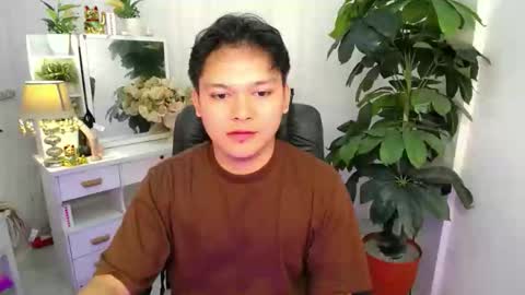 Snapshot of asian_handsomexx chatting on 11-05-25, 12:27 asian_handsomexx online show from 11-05-25, 12:27