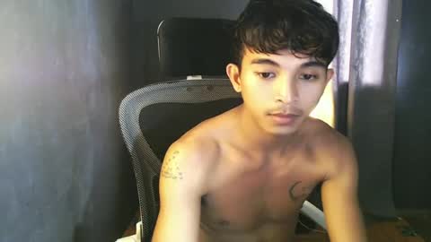 Snapshot of asian_hunk_moreno chatting on 07-06-26, 06:21 Yuri online show from 07-06-26, 06:21