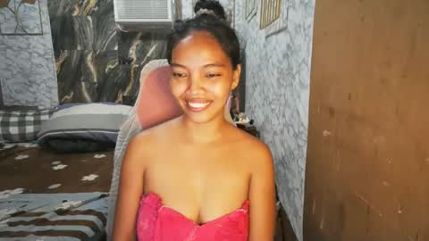 Snapshot of asian_janeth chatting on 02-20-26, 11:27 im janeth single mom online show from 02-20-26, 11:27